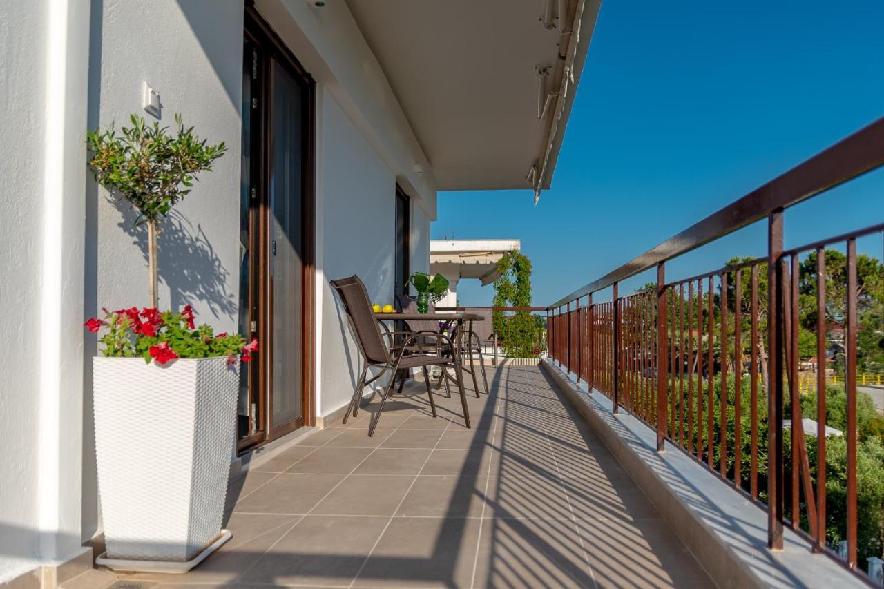 Dimi Seafront Apartment By Rentals Pro Services - 네아 모우다니아 외부 사진